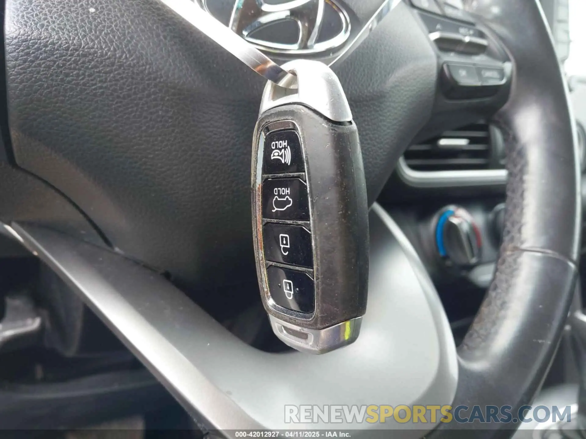 11 Photograph of a damaged car KM8K2CAA5KU366944 HYUNDAI KONA 2019