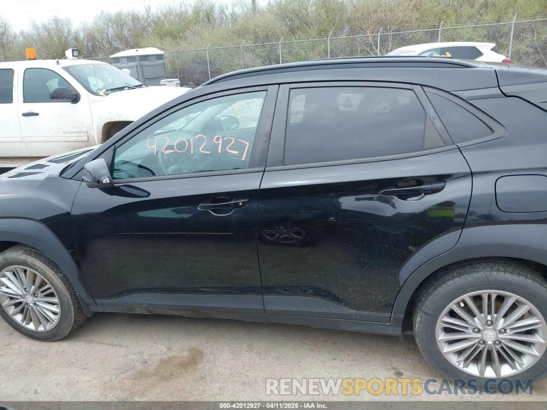 14 Photograph of a damaged car KM8K2CAA5KU366944 HYUNDAI KONA 2019