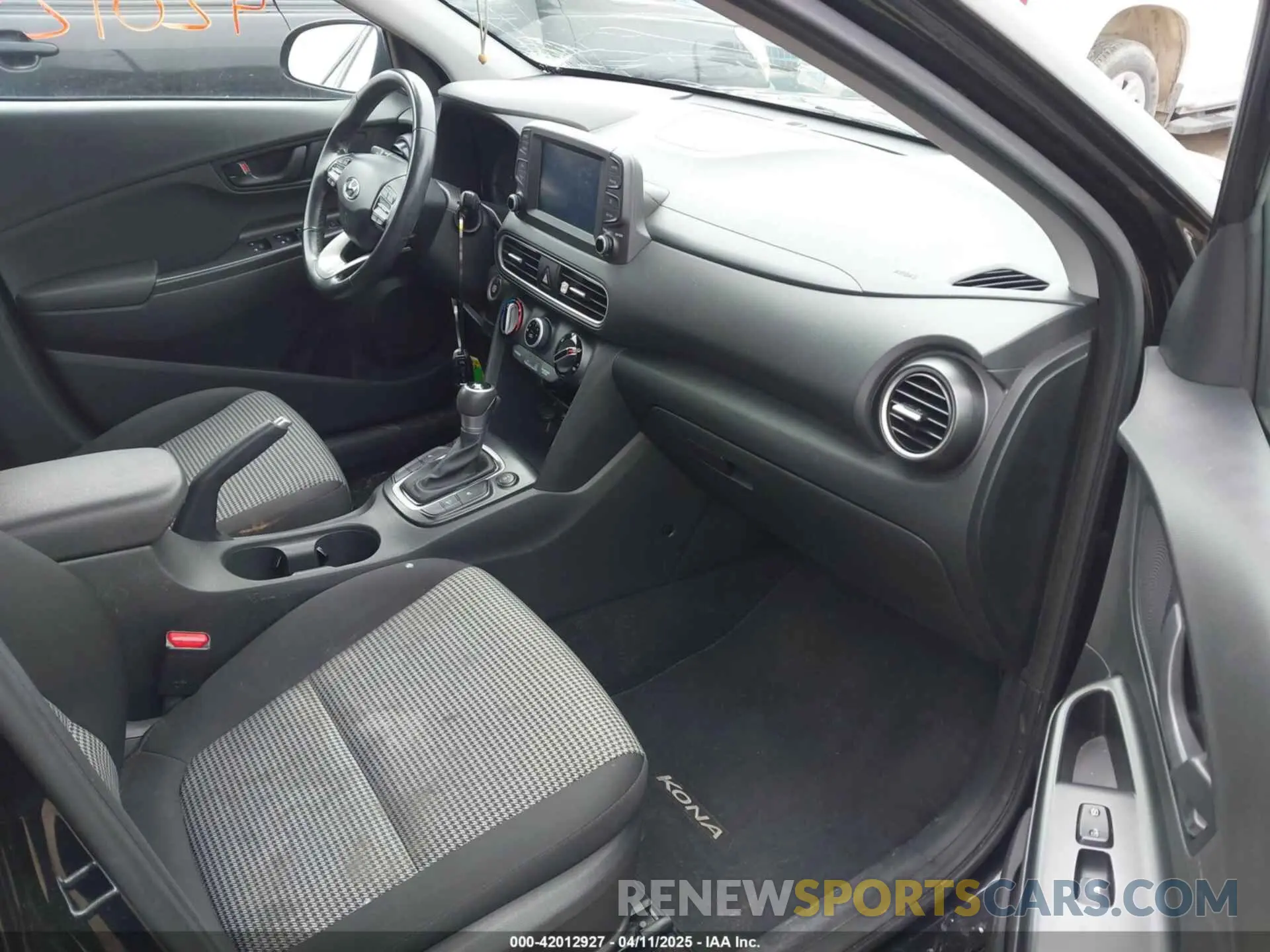 5 Photograph of a damaged car KM8K2CAA5KU366944 HYUNDAI KONA 2019