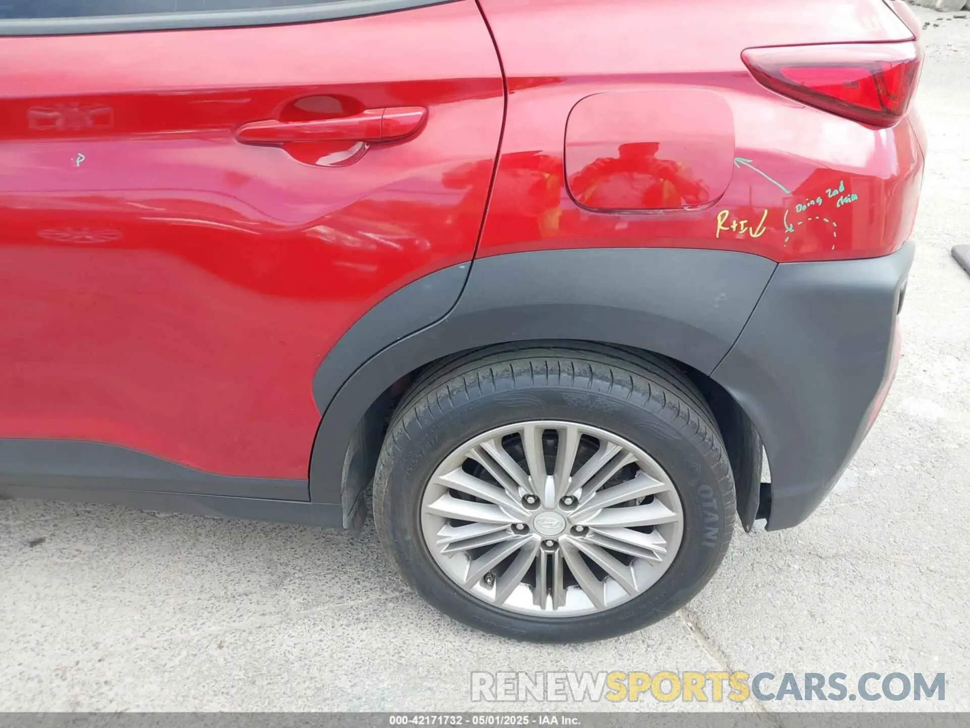 19 Photograph of a damaged car KM8K2CAA6KU347822 HYUNDAI KONA 2019