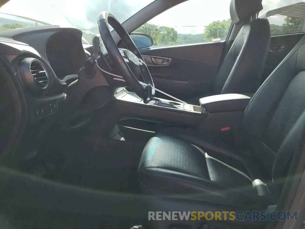 7 Photograph of a damaged car KM8K33AG0KU052670 HYUNDAI KONA 2019
