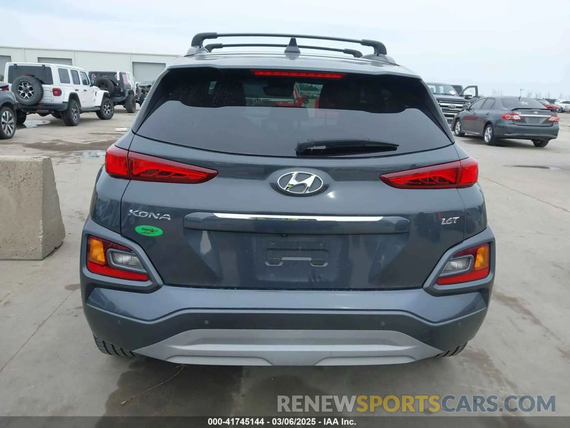 17 Photograph of a damaged car KM8K53A52KU382562 HYUNDAI KONA 2019