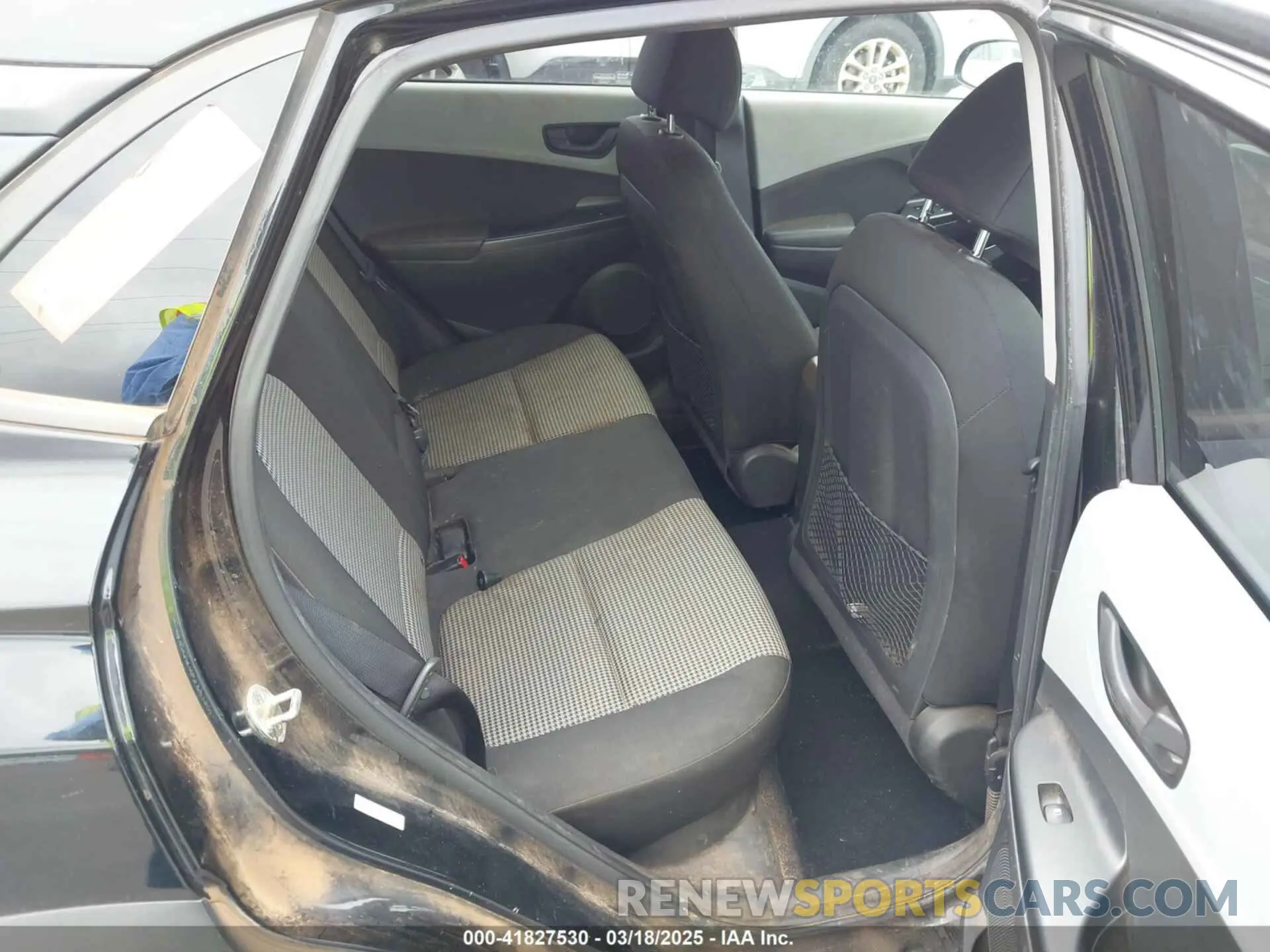 8 Photograph of a damaged car KM8K62AA3KU255694 HYUNDAI KONA 2019