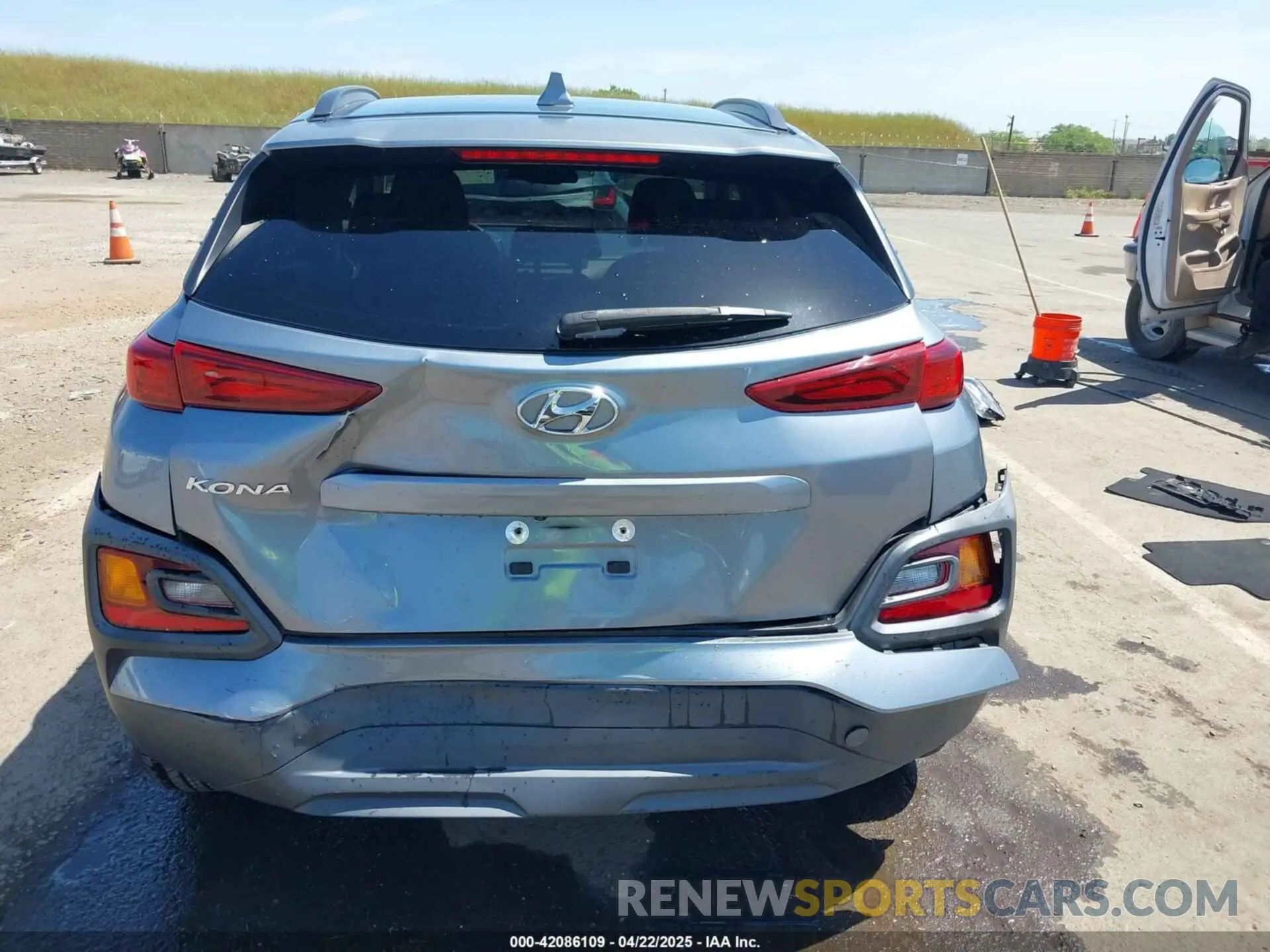 17 Photograph of a damaged car KM8K62AA9KU282916 HYUNDAI KONA 2019