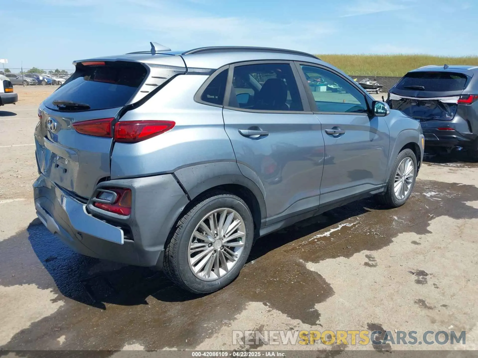 4 Photograph of a damaged car KM8K62AA9KU282916 HYUNDAI KONA 2019