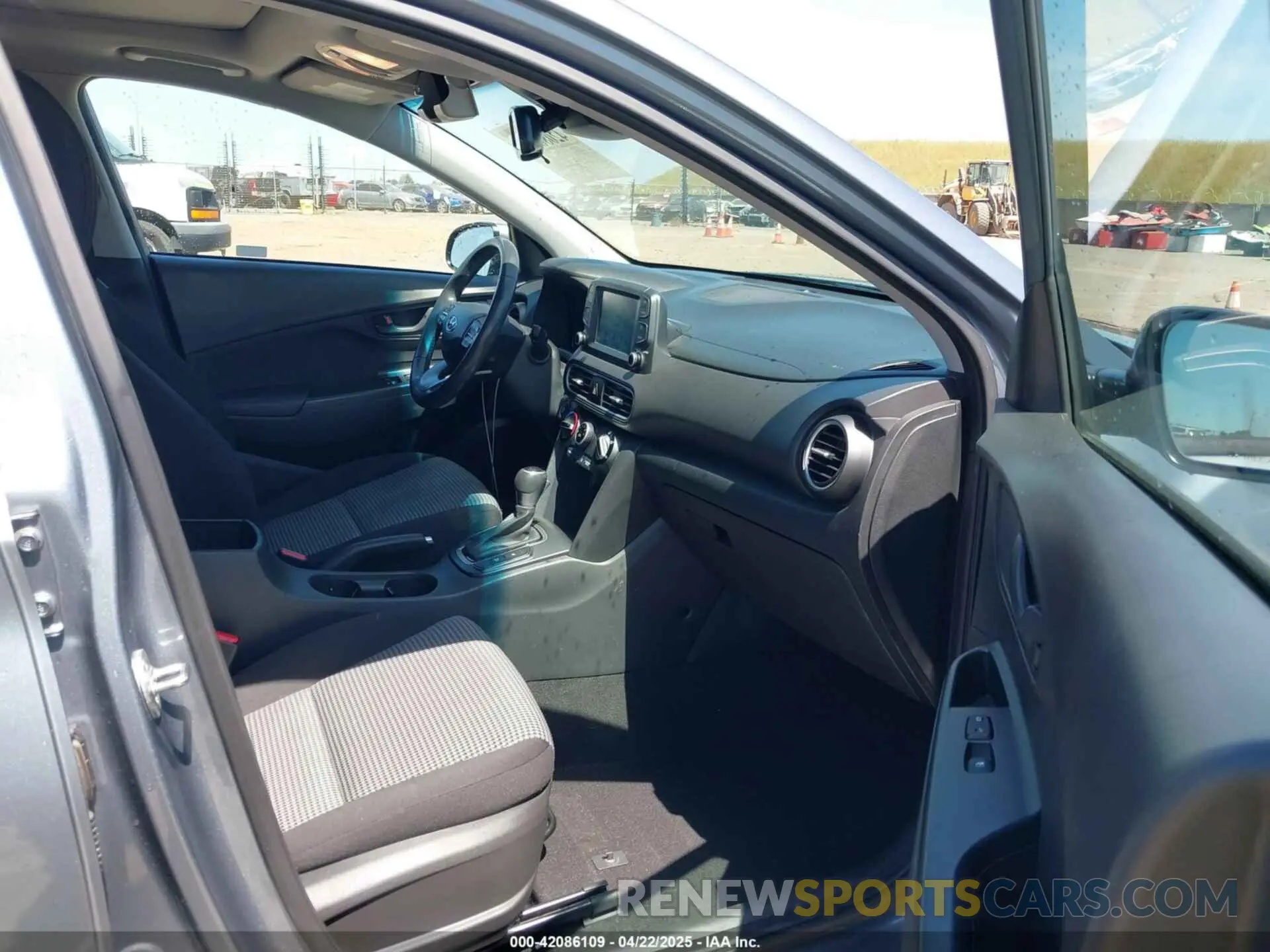 5 Photograph of a damaged car KM8K62AA9KU282916 HYUNDAI KONA 2019