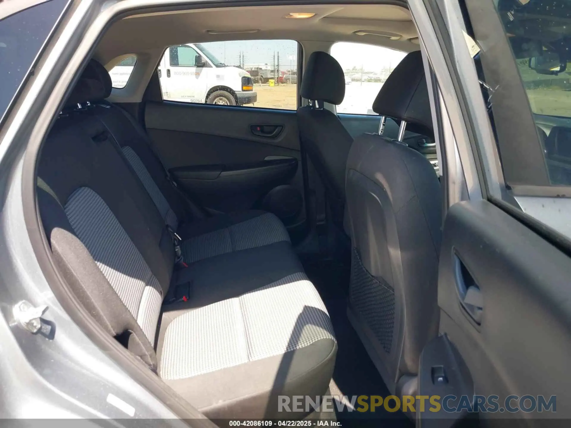 8 Photograph of a damaged car KM8K62AA9KU282916 HYUNDAI KONA 2019