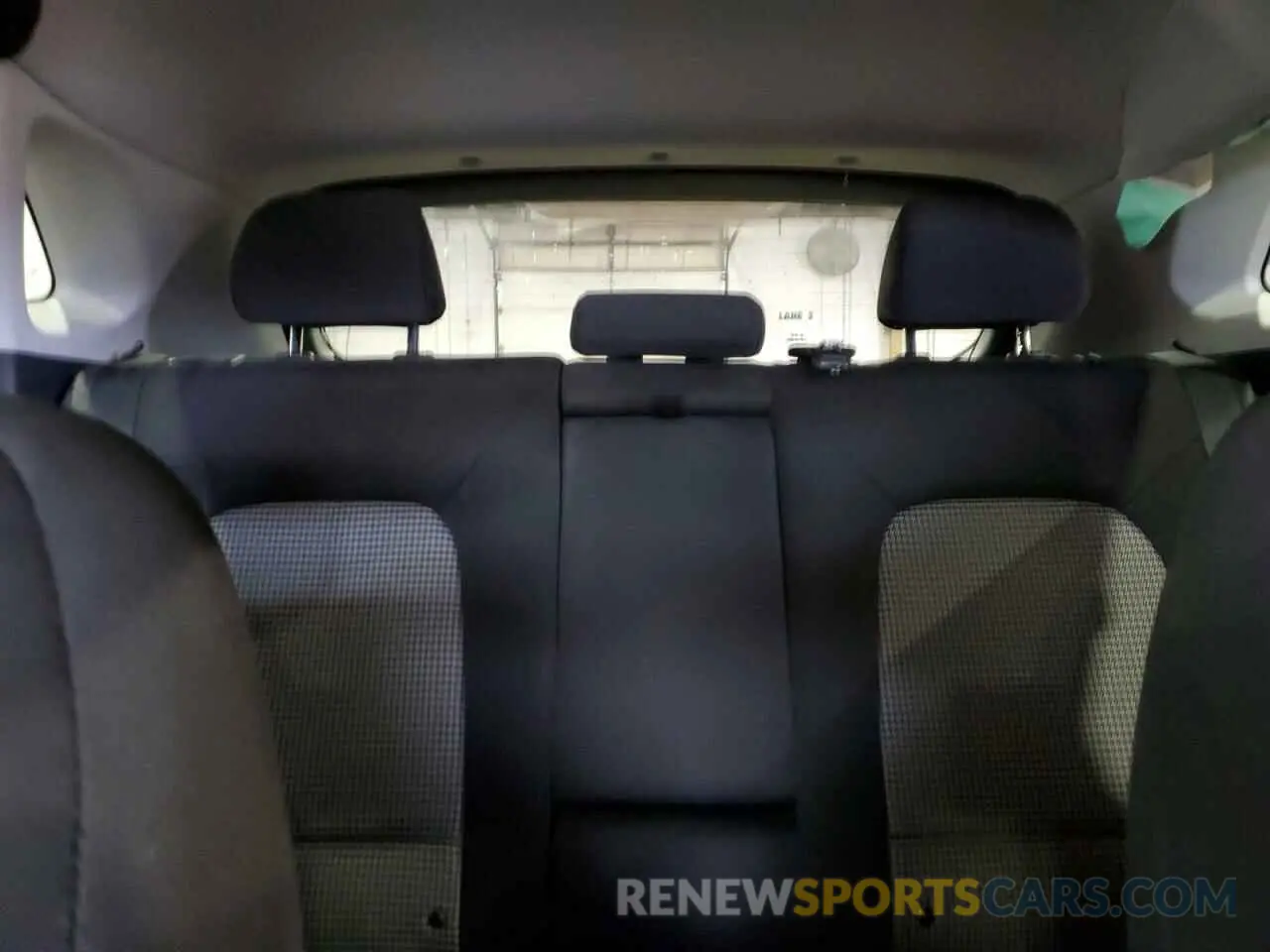 10 Фотография поврежденного автомобиля KM8K6CAA6KU257297 HYUNDAI KONA 2019