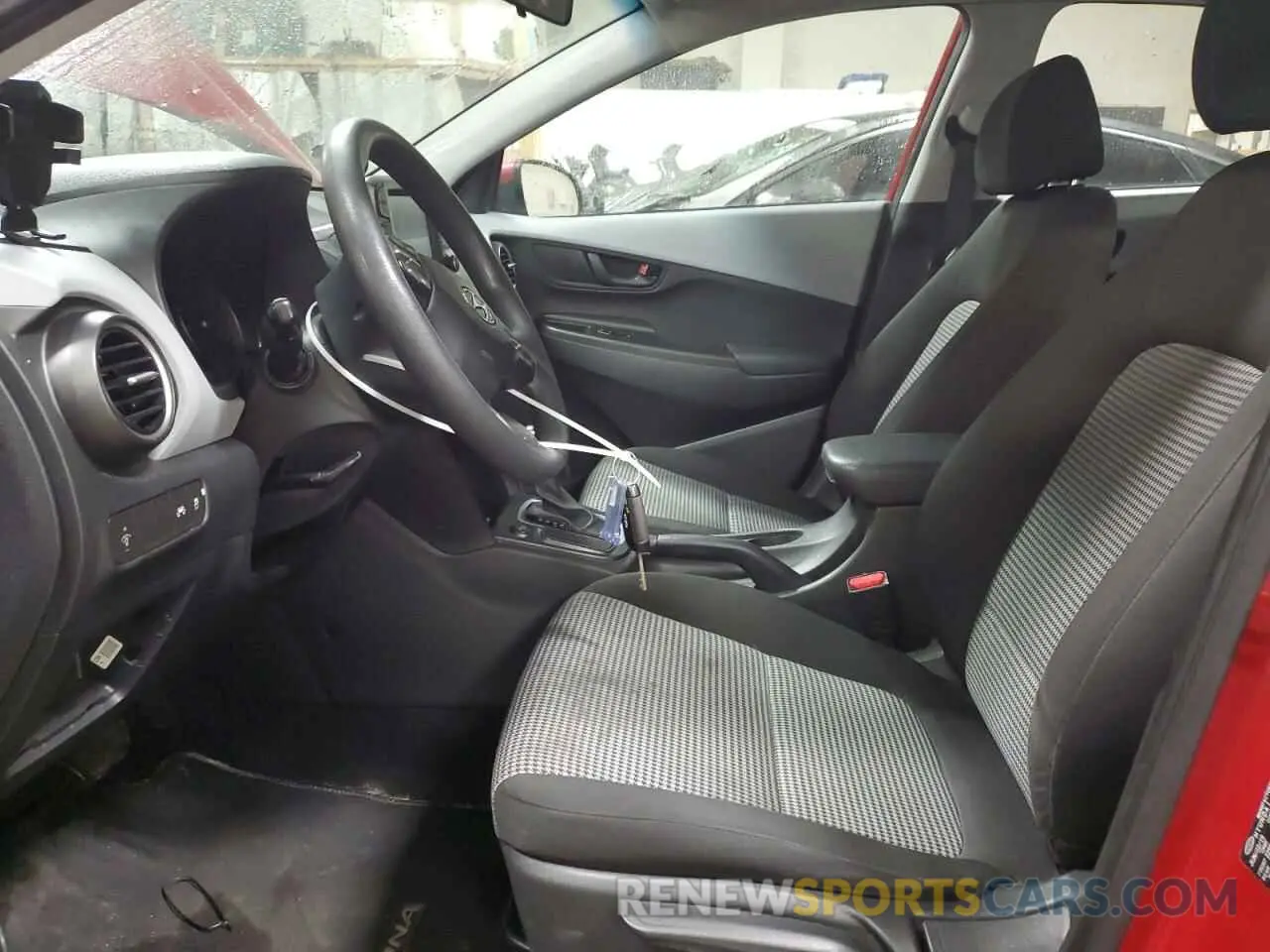 7 Photograph of a damaged car KM8K12AA0LU409505 HYUNDAI KONA 2020