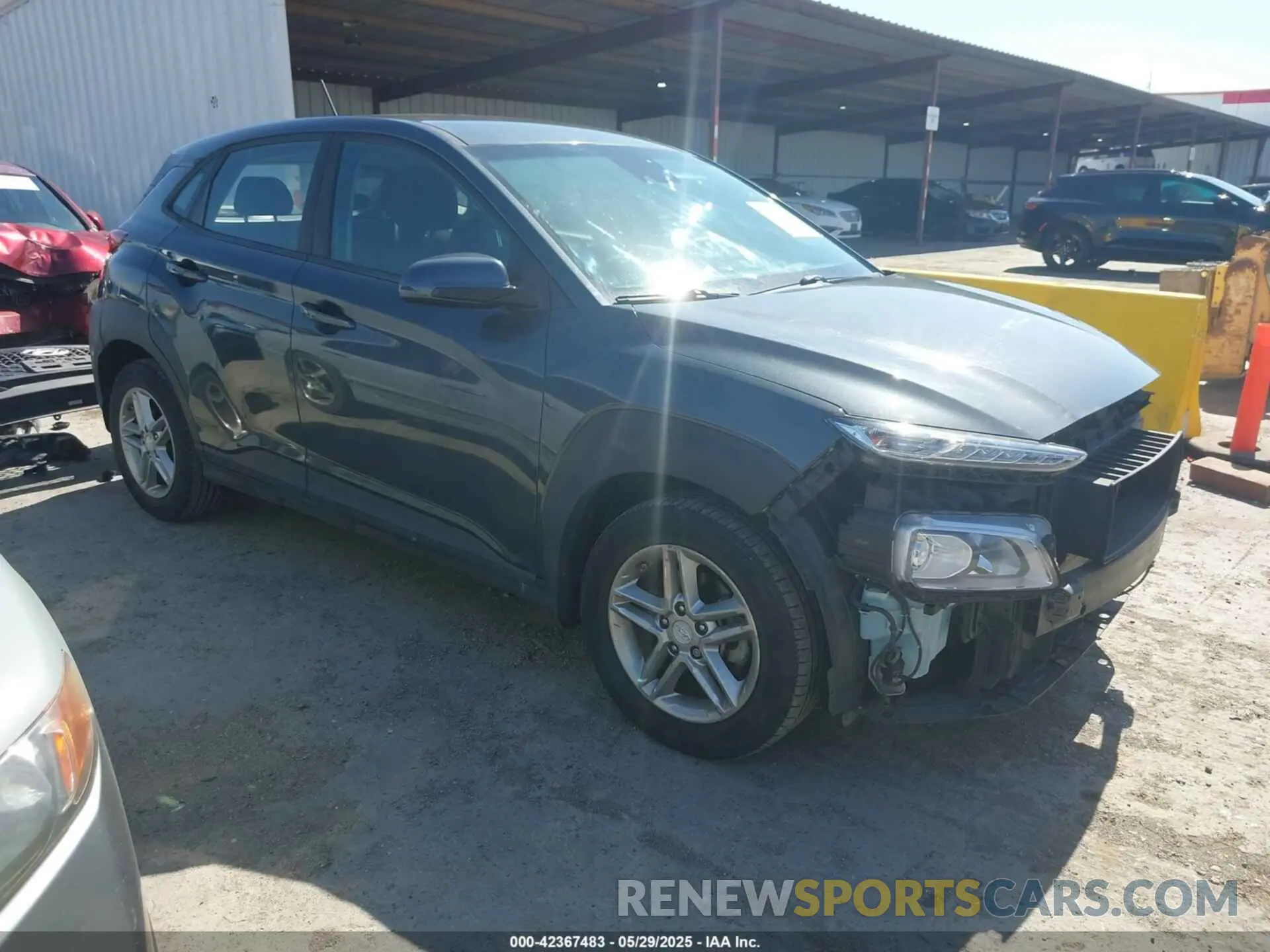 1 Photograph of a damaged car KM8K12AA1LU566802 HYUNDAI KONA 2020