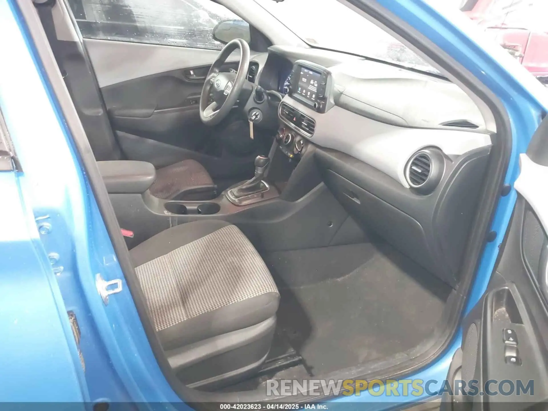5 Photograph of a damaged car KM8K12AA2LU434275 HYUNDAI KONA 2020