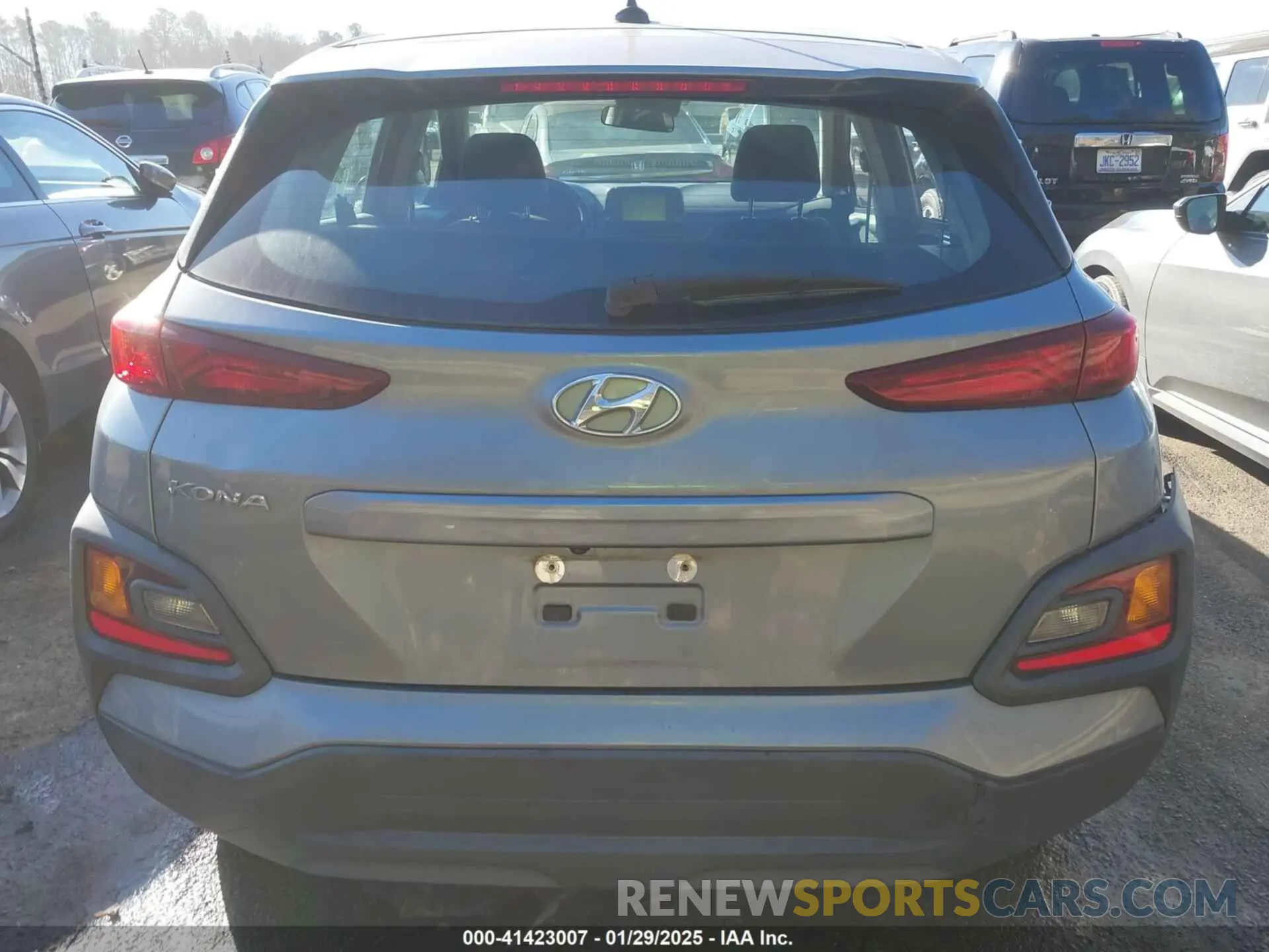 17 Photograph of a damaged car KM8K12AA4LU504536 HYUNDAI KONA 2020