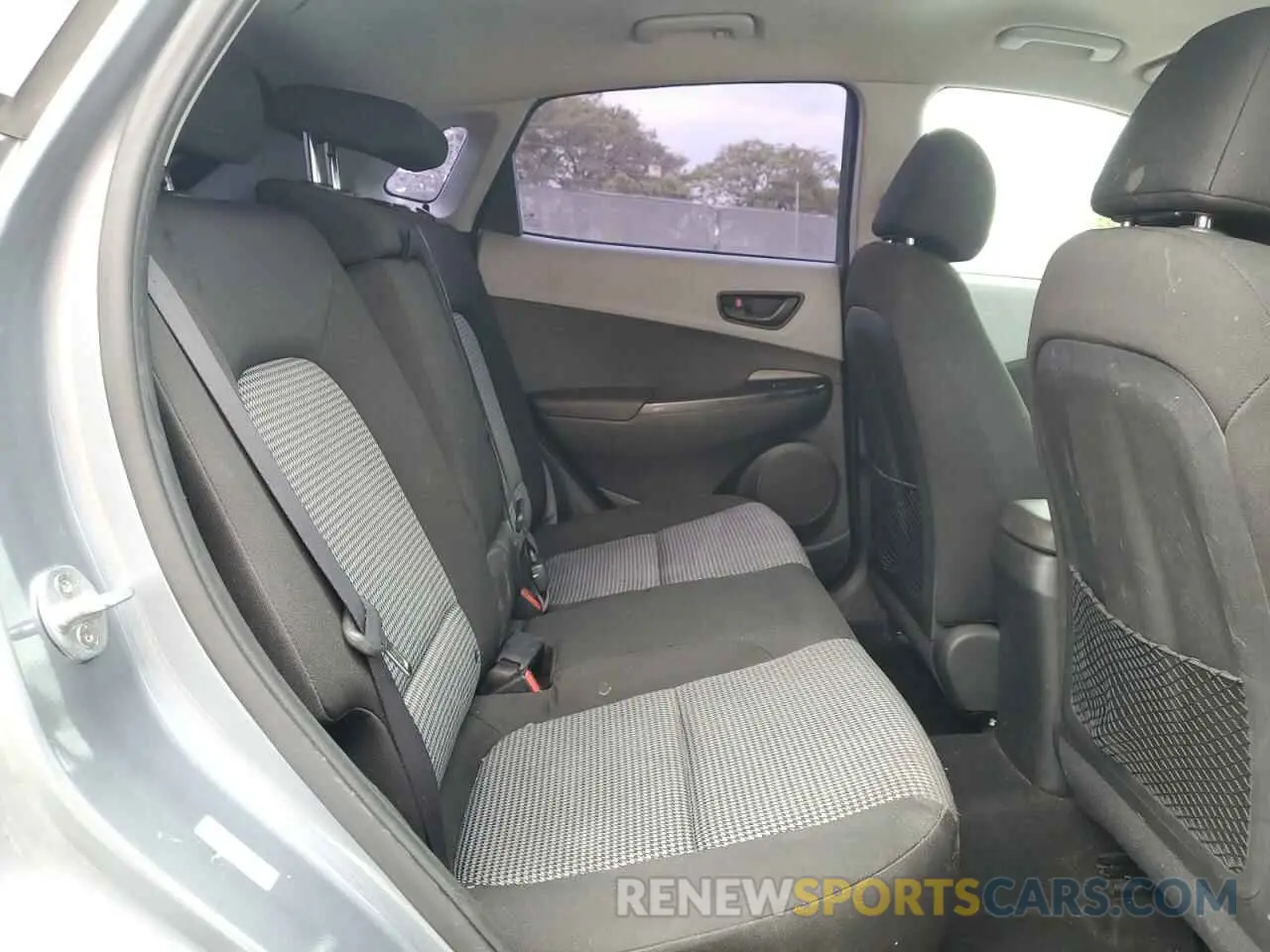 10 Photograph of a damaged car KM8K12AA4LU538735 HYUNDAI KONA 2020