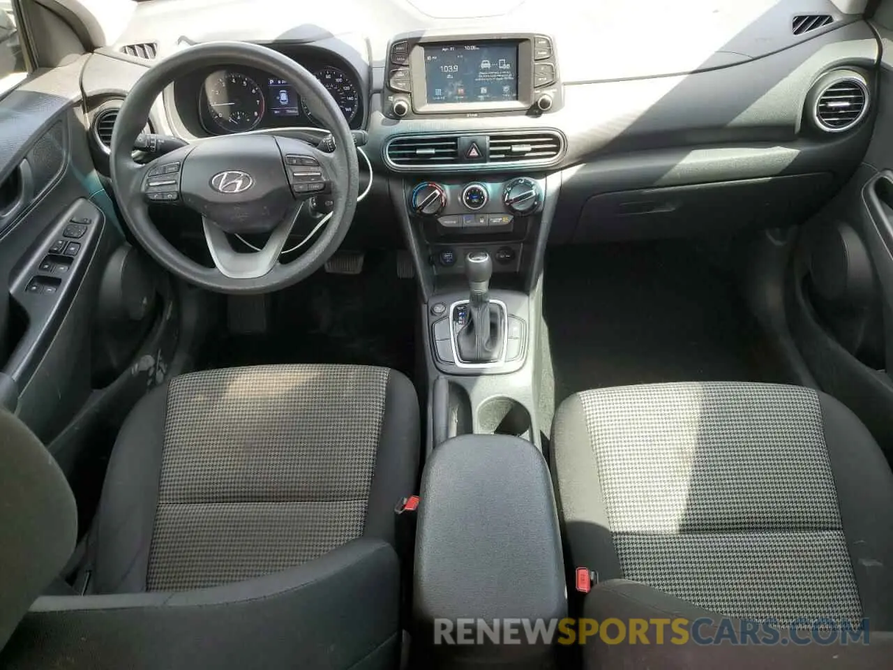 8 Фотография поврежденного автомобиля KM8K12AA6LU523069 HYUNDAI KONA 2020