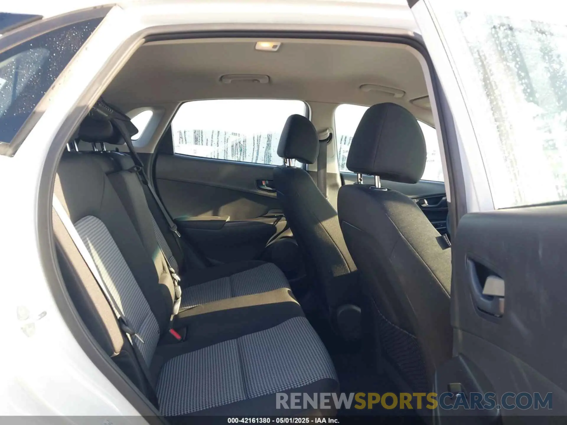 8 Фотография поврежденного автомобиля KM8K12AA7LU441738 HYUNDAI KONA 2020