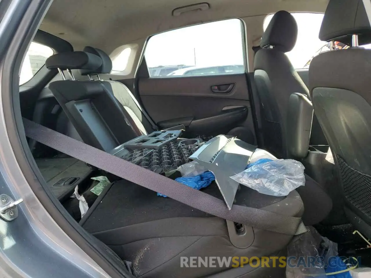 10 Photograph of a damaged car KM8K12AA7LU511898 HYUNDAI KONA 2020