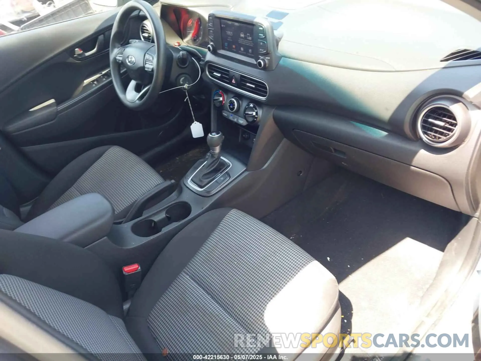 5 Photograph of a damaged car KM8K12AA8LU436094 HYUNDAI KONA 2020