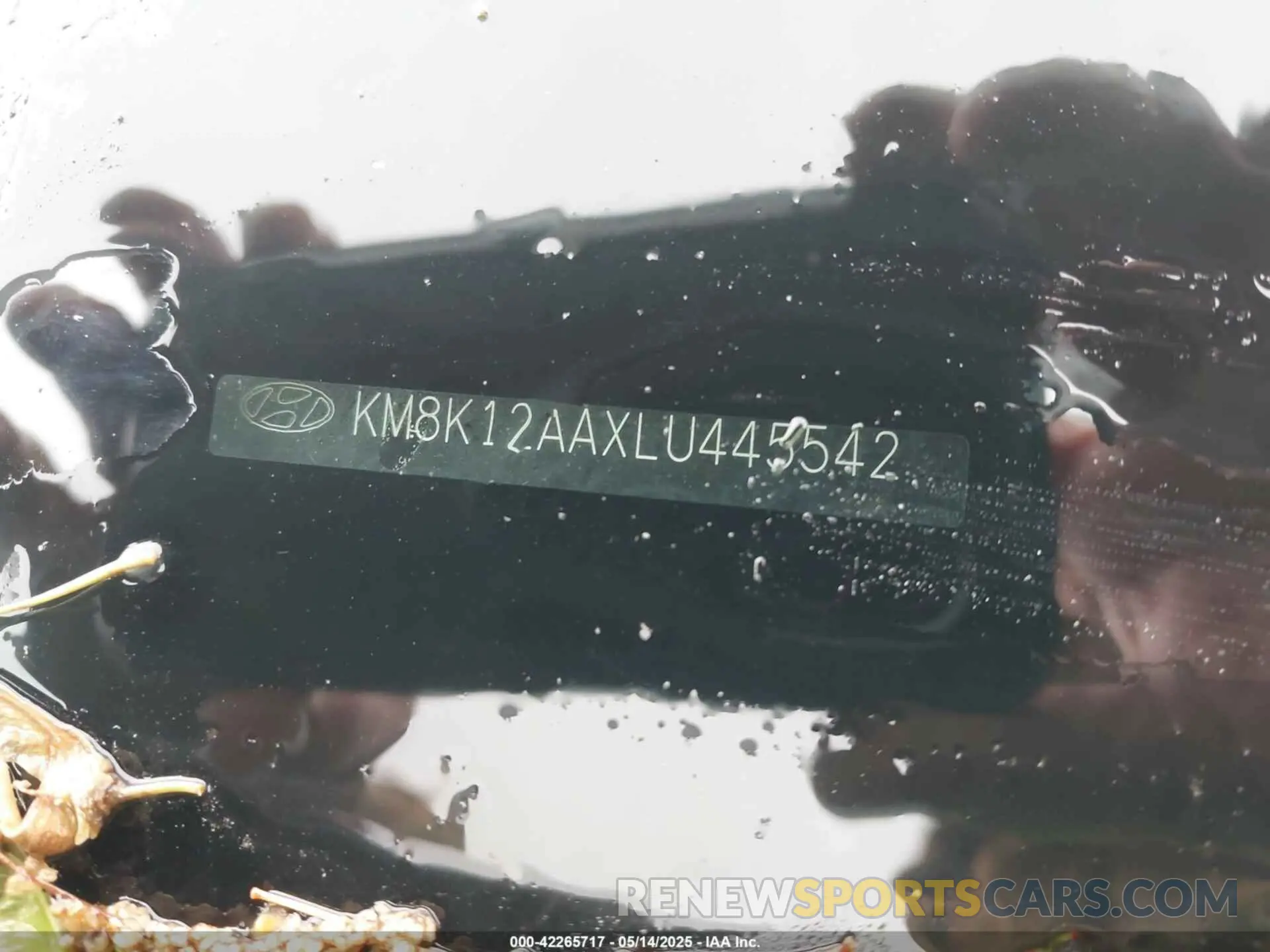 17 Photograph of a damaged car KM8K12AAXLU445542 HYUNDAI KONA 2020
