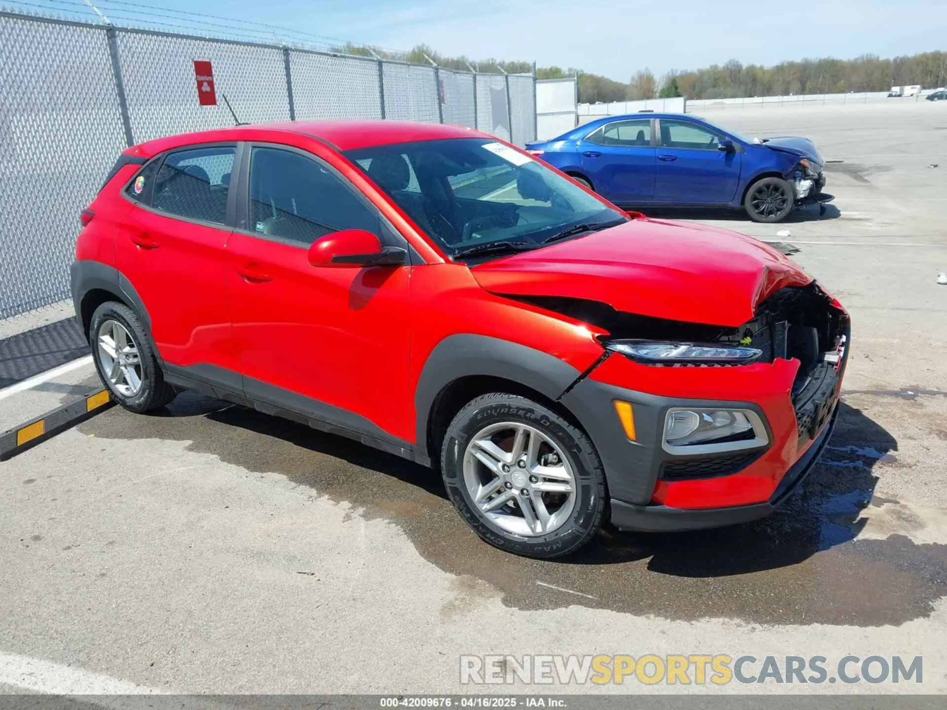 1 Photograph of a damaged car KM8K12AAXLU561484 HYUNDAI KONA 2020