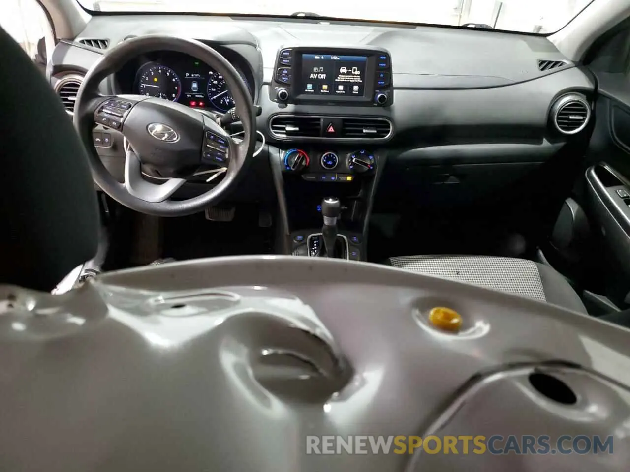 8 Photograph of a damaged car KM8K1CAA0LU416587 HYUNDAI KONA 2020