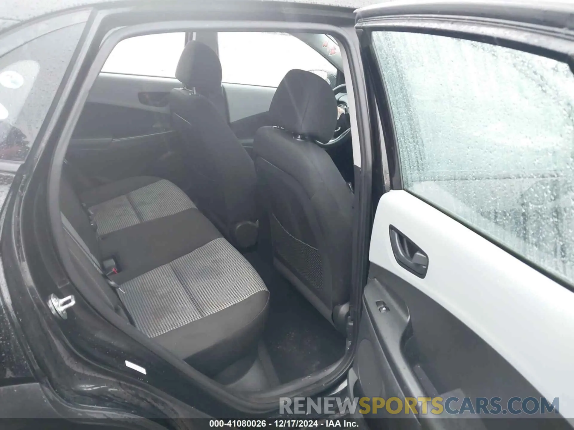 8 Photograph of a damaged car KM8K1CAA0LU493220 HYUNDAI KONA 2020