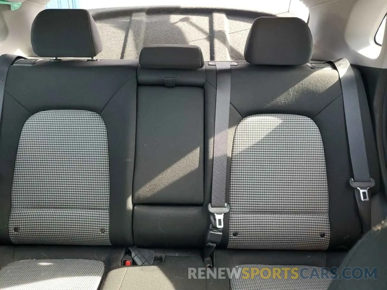 10 Photograph of a damaged car KM8K1CAA0LU583404 HYUNDAI KONA 2020