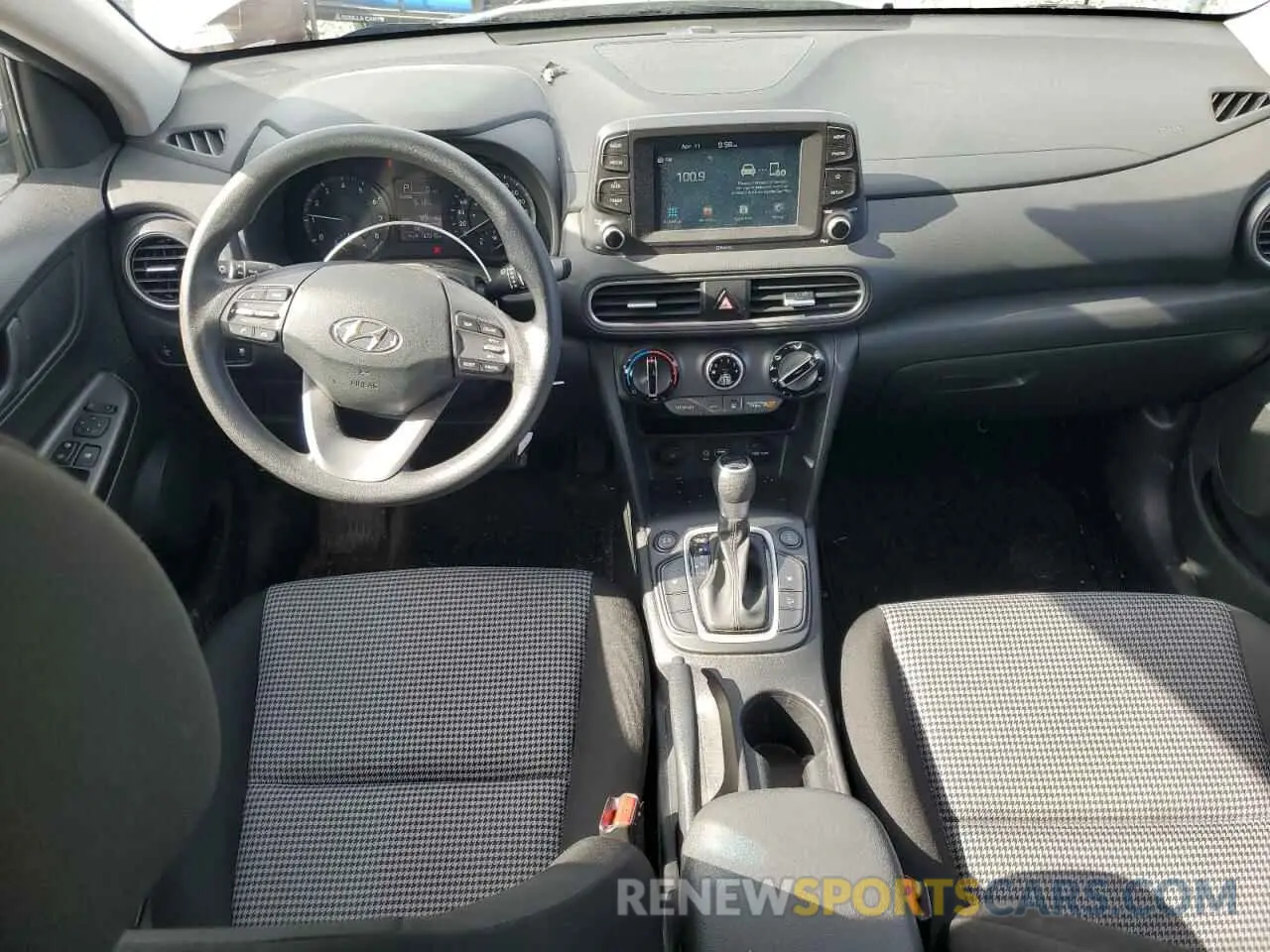 8 Photograph of a damaged car KM8K1CAA0LU583404 HYUNDAI KONA 2020