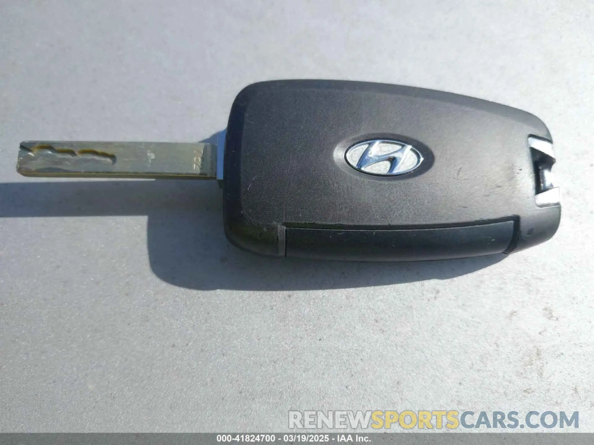 11 Photograph of a damaged car KM8K1CAA3LU461037 HYUNDAI KONA 2020