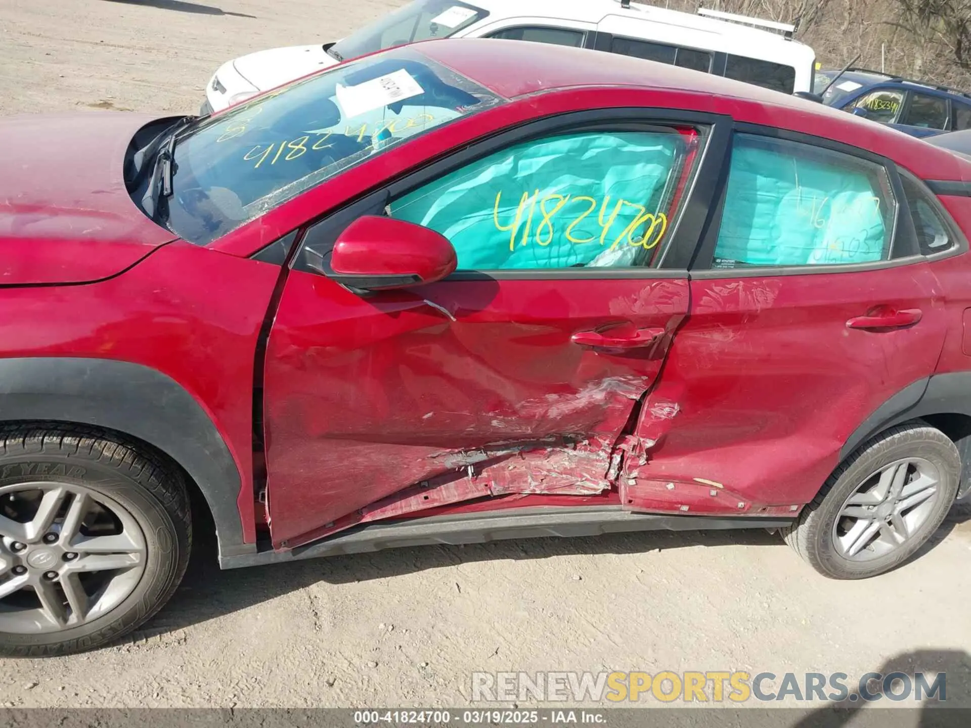 14 Photograph of a damaged car KM8K1CAA3LU461037 HYUNDAI KONA 2020