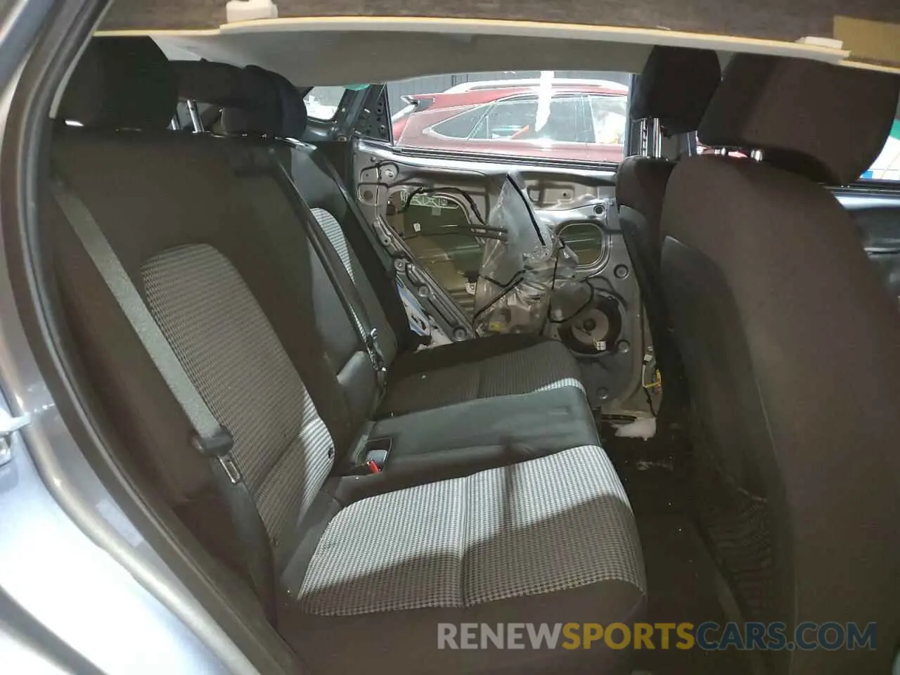 10 Photograph of a damaged car KM8K1CAA3LU469428 HYUNDAI KONA 2020