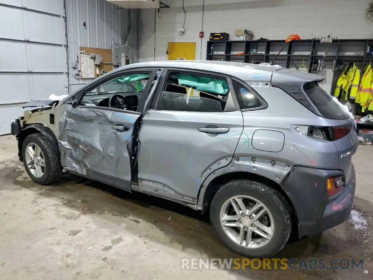 2 Photograph of a damaged car KM8K1CAA3LU469428 HYUNDAI KONA 2020