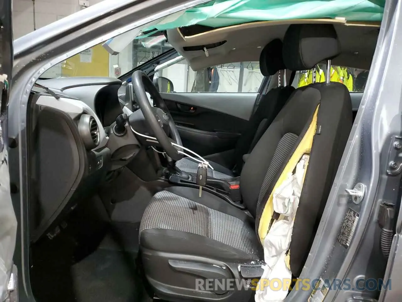 7 Photograph of a damaged car KM8K1CAA3LU469428 HYUNDAI KONA 2020