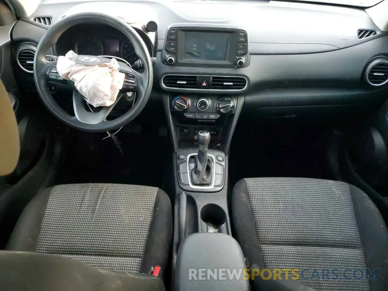 8 Photograph of a damaged car KM8K1CAA8LU399263 HYUNDAI KONA 2020