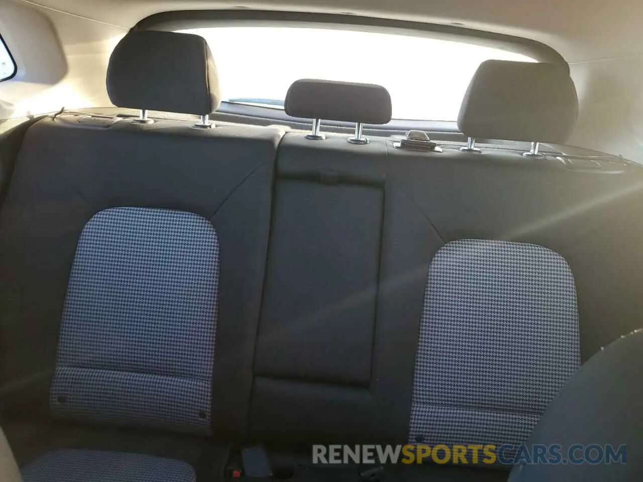 10 Фотография поврежденного автомобиля KM8K1CAA8LU415624 HYUNDAI KONA 2020