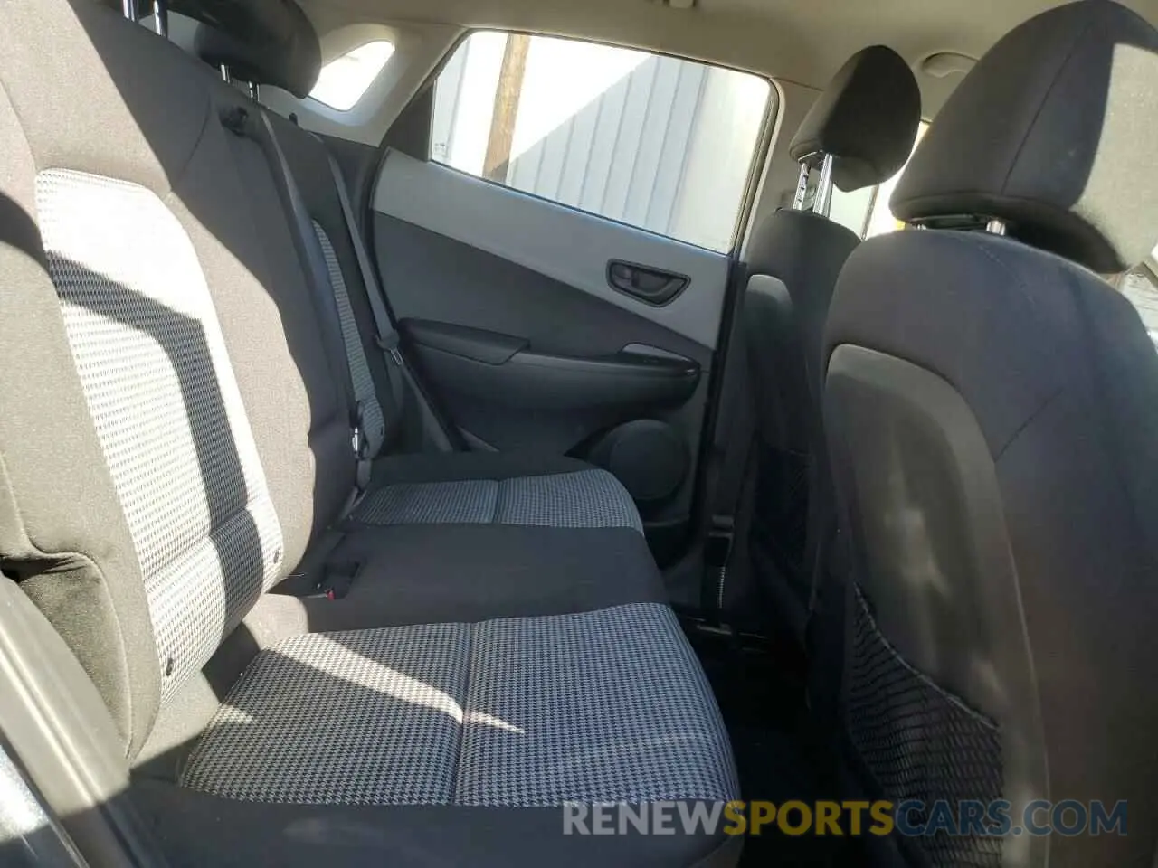10 Фотография поврежденного автомобиля KM8K1CAA8LU516985 HYUNDAI KONA 2020