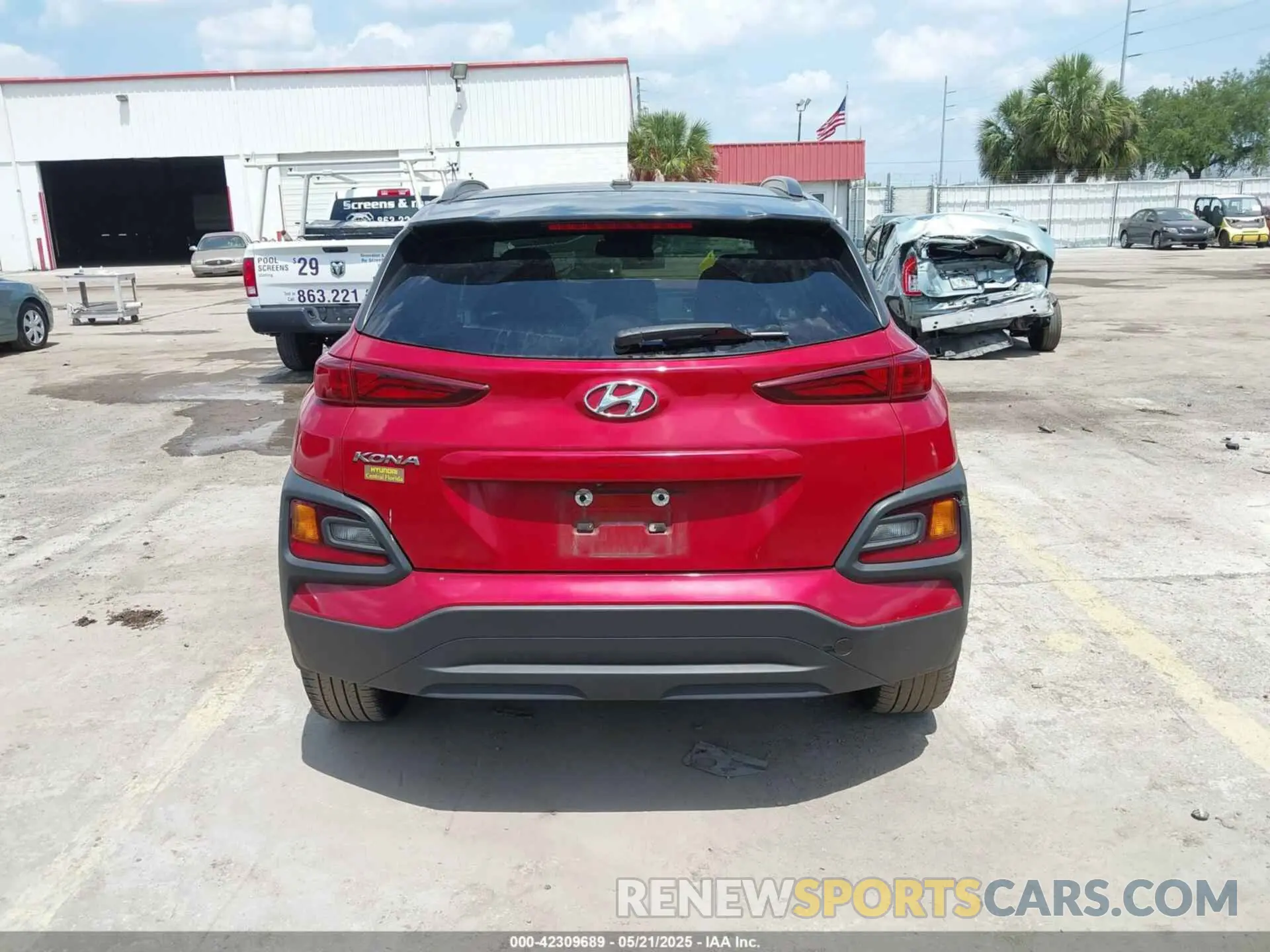 17 Photograph of a damaged car KM8K22AA2LU439411 HYUNDAI KONA 2020