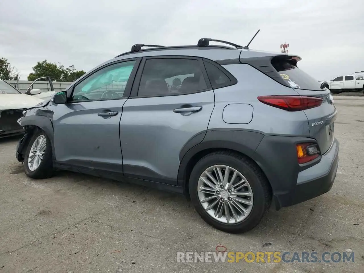 2 Photograph of a damaged car KM8K22AA2LU561377 HYUNDAI KONA 2020