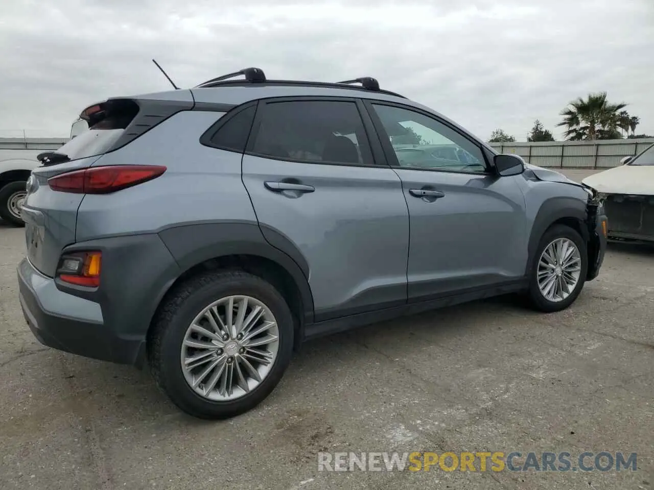 3 Photograph of a damaged car KM8K22AA2LU561377 HYUNDAI KONA 2020