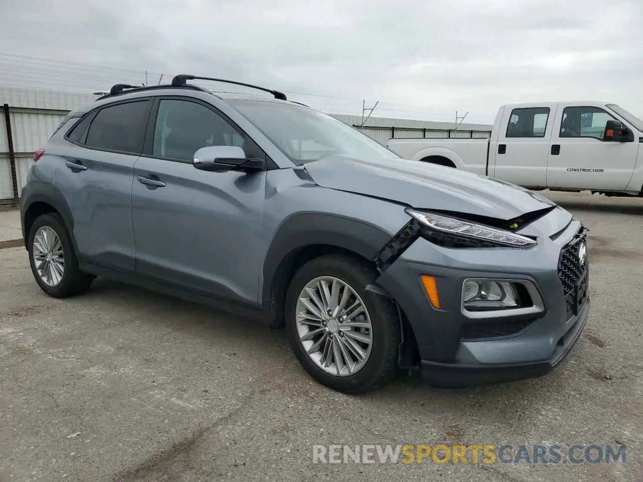 4 Photograph of a damaged car KM8K22AA2LU561377 HYUNDAI KONA 2020