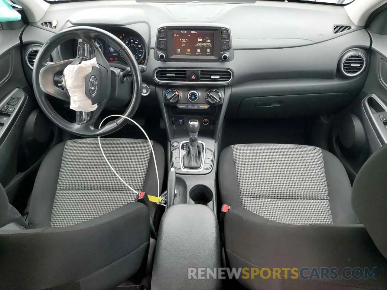 8 Photograph of a damaged car KM8K22AA2LU561377 HYUNDAI KONA 2020