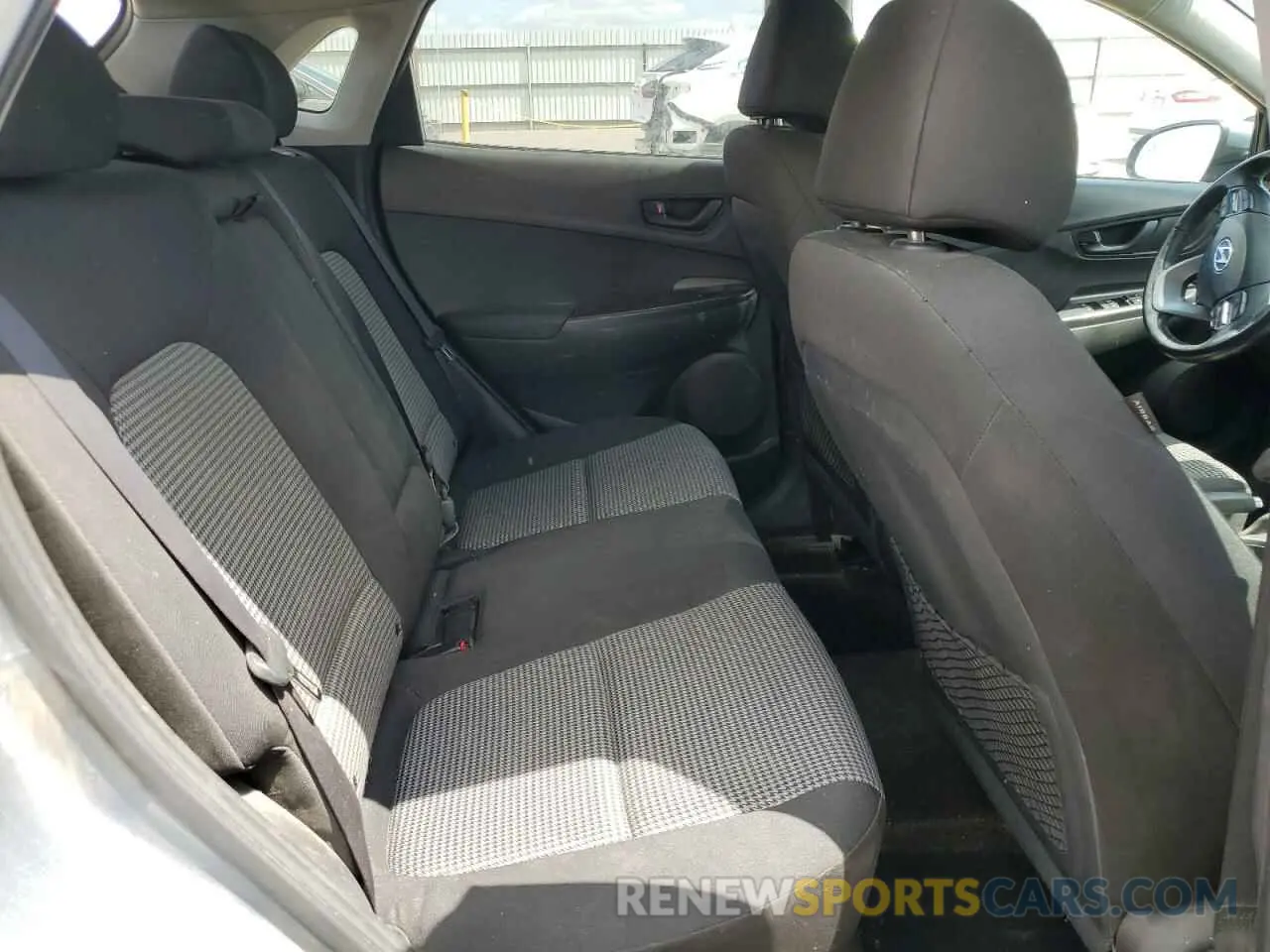 10 Photograph of a damaged car KM8K22AA5LU413367 HYUNDAI KONA 2020