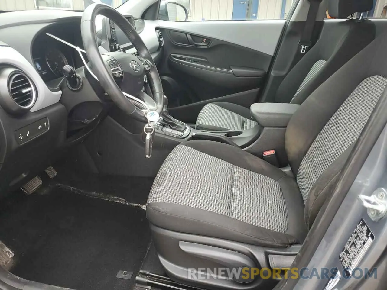 7 Photograph of a damaged car KM8K22AA5LU483144 HYUNDAI KONA 2020