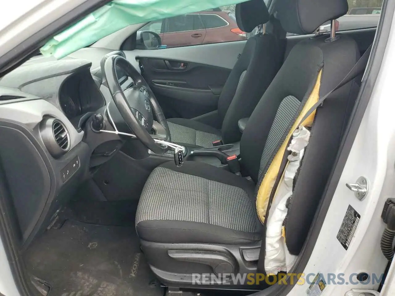 7 Photograph of a damaged car KM8K22AA6LU403902 HYUNDAI KONA 2020