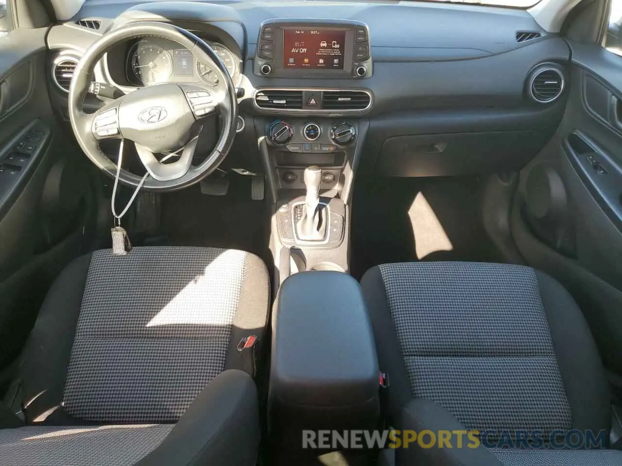 8 Photograph of a damaged car KM8K22AA6LU569272 HYUNDAI KONA 2020