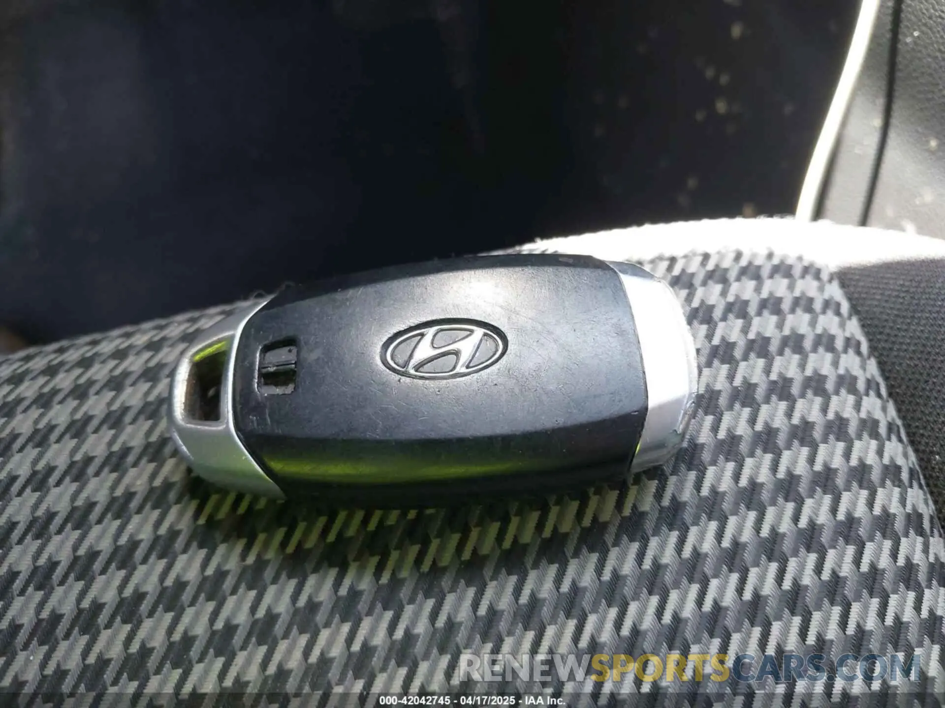 11 Photograph of a damaged car KM8K22AA7LU552108 HYUNDAI KONA 2020