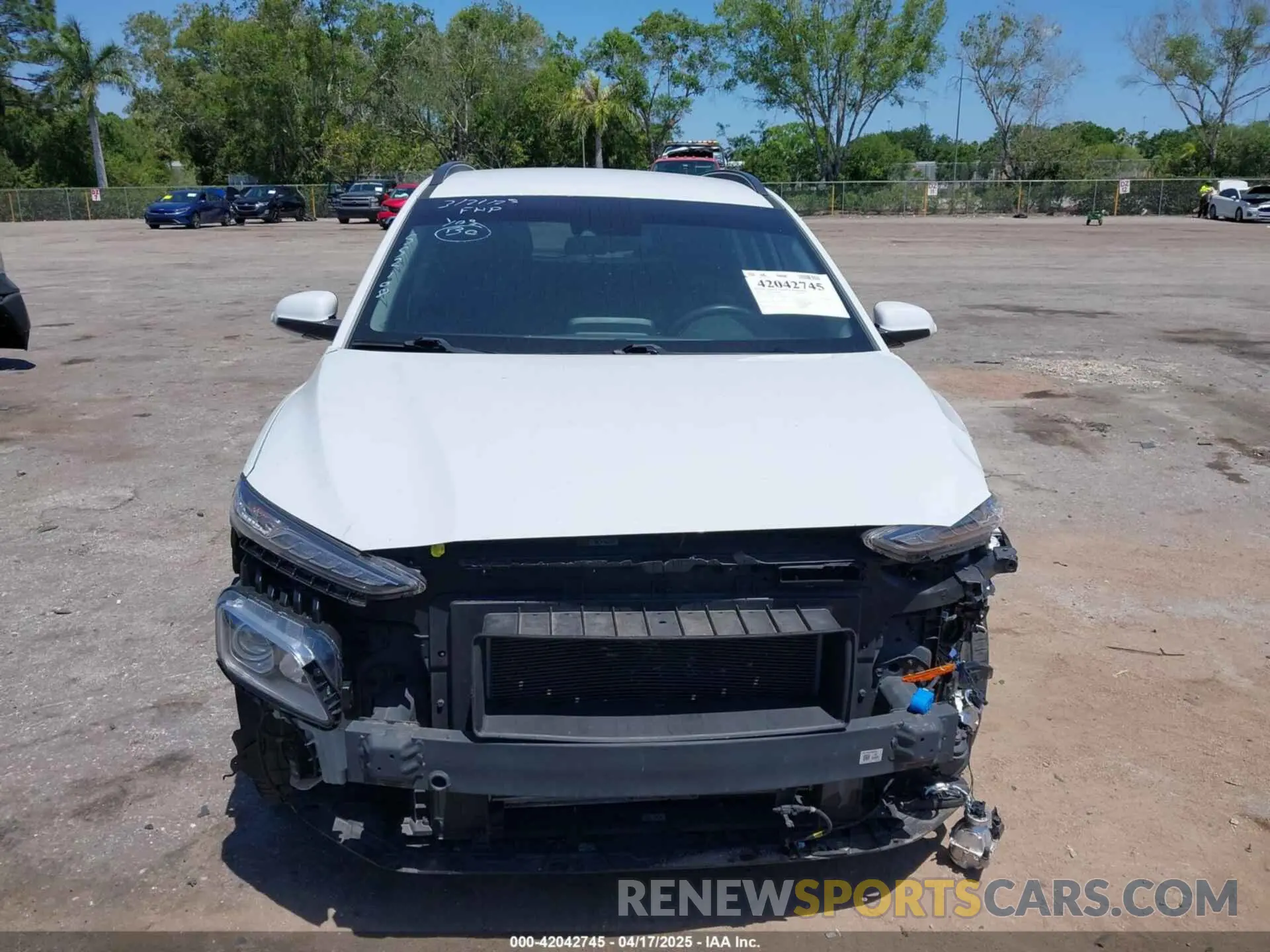 12 Photograph of a damaged car KM8K22AA7LU552108 HYUNDAI KONA 2020