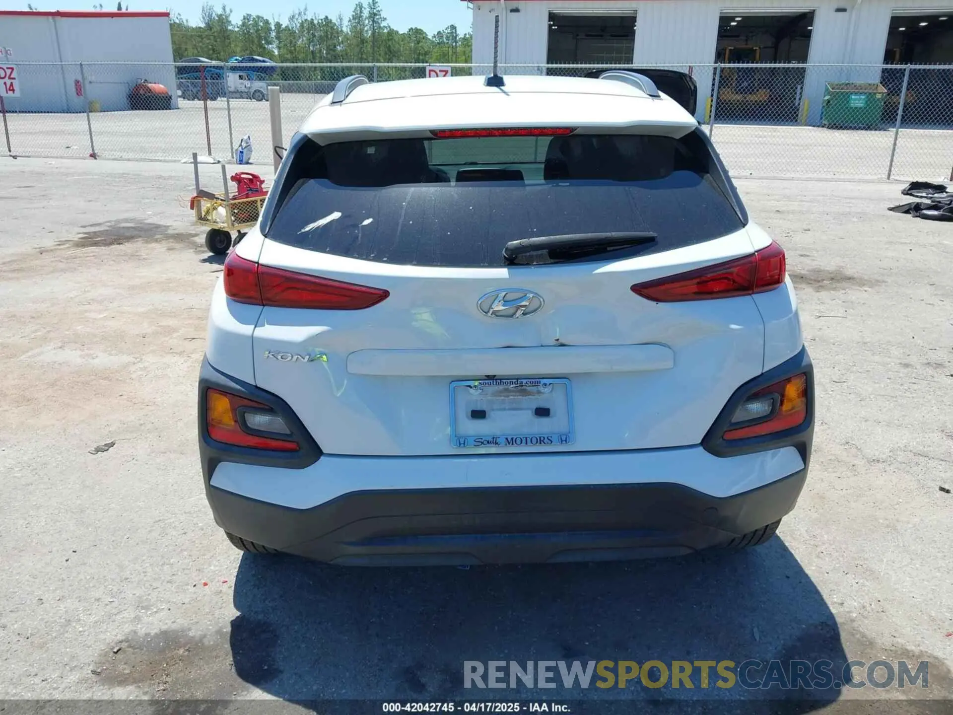 16 Photograph of a damaged car KM8K22AA7LU552108 HYUNDAI KONA 2020