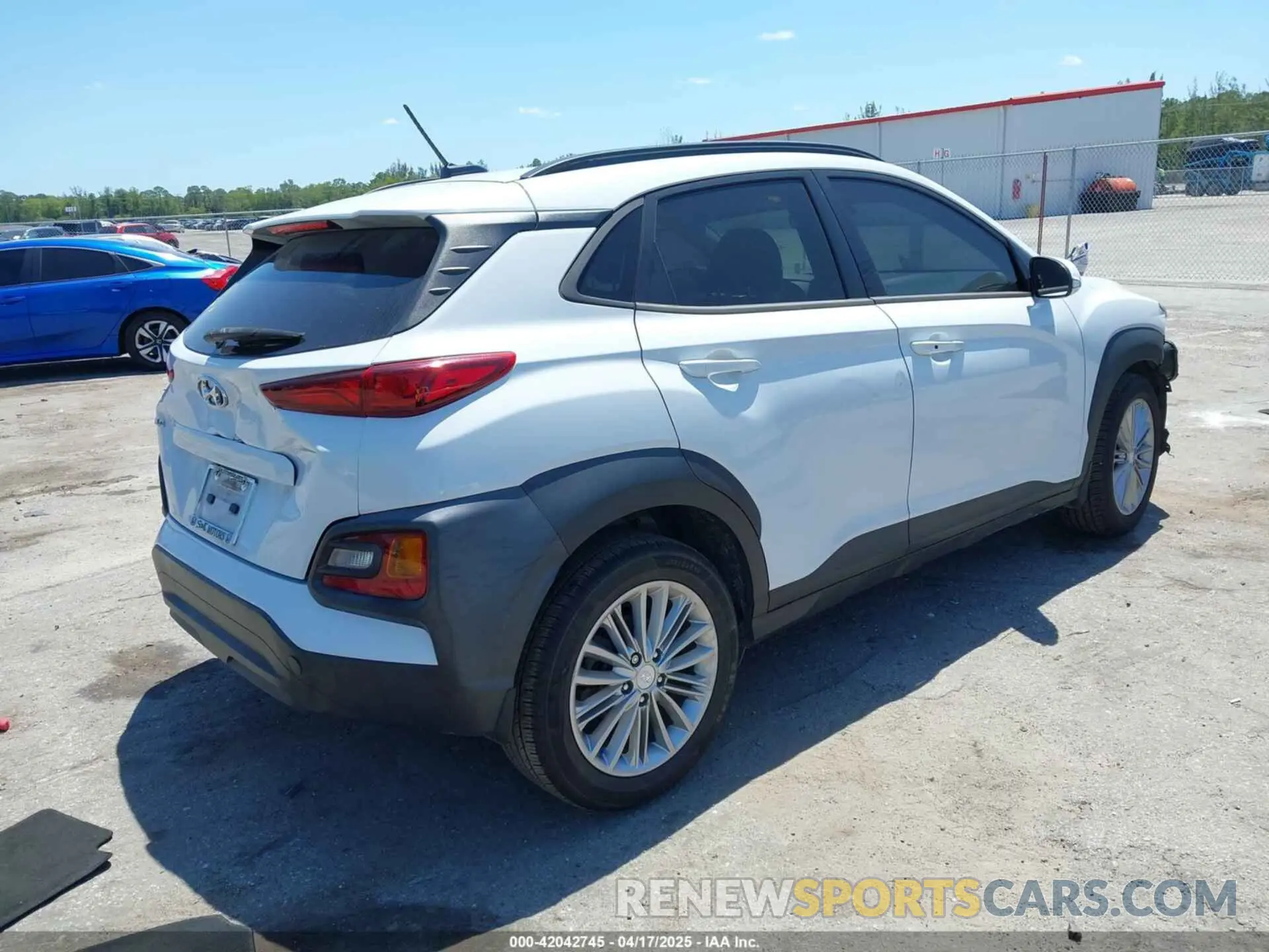 4 Photograph of a damaged car KM8K22AA7LU552108 HYUNDAI KONA 2020