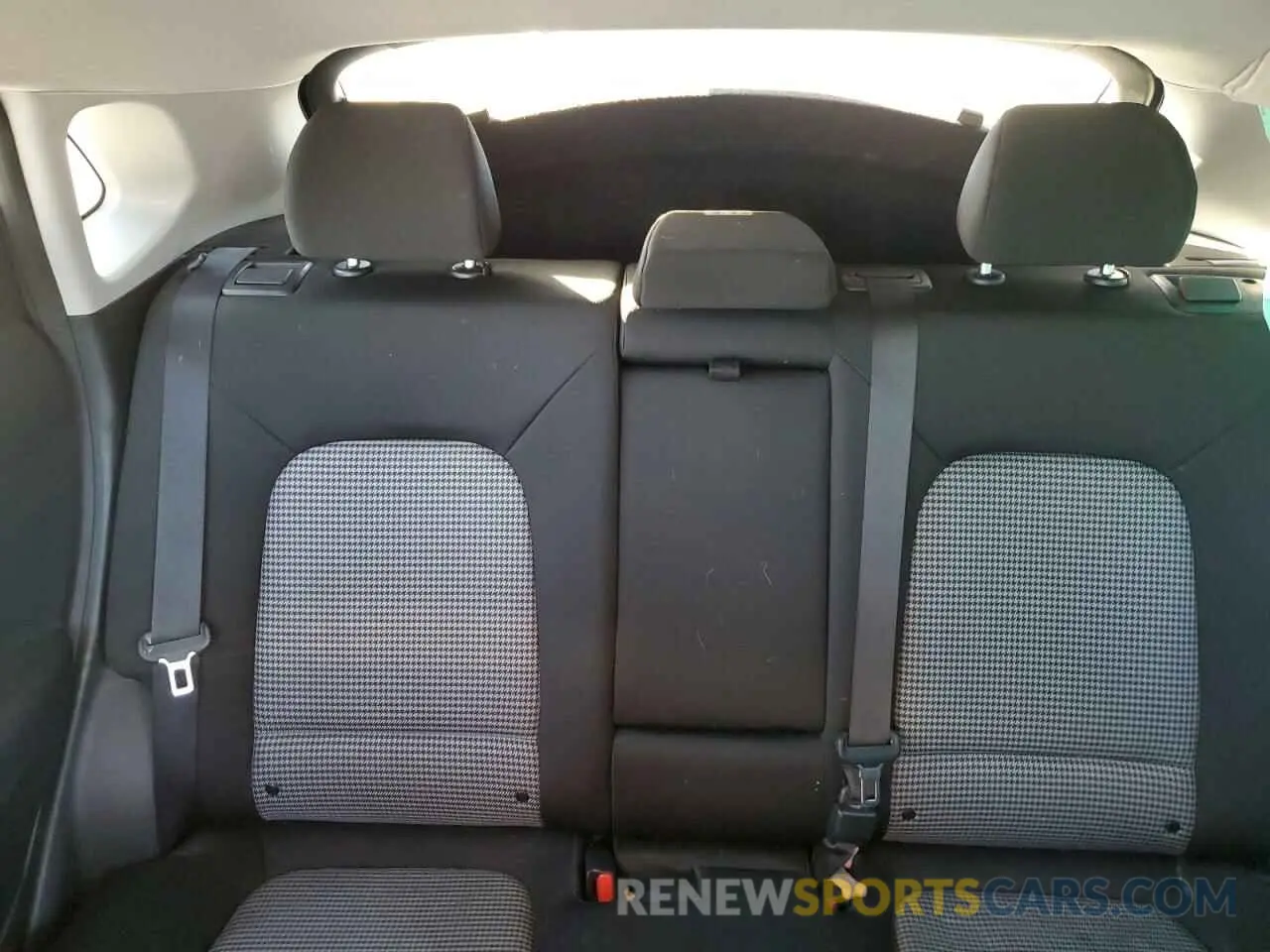 10 Фотография поврежденного автомобиля KM8K22AA9LU512502 HYUNDAI KONA 2020