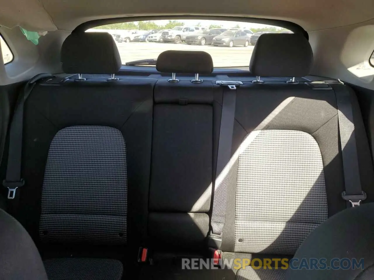 10 Фотография поврежденного автомобиля KM8K22AAXLU413686 HYUNDAI KONA 2020